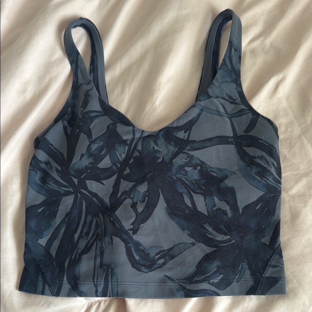 Lululemon - Limited edition Black Leaf Print Align Tank